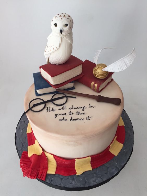 Harry Potter Cake - 1107 – Cakes and Memories Bakeshop